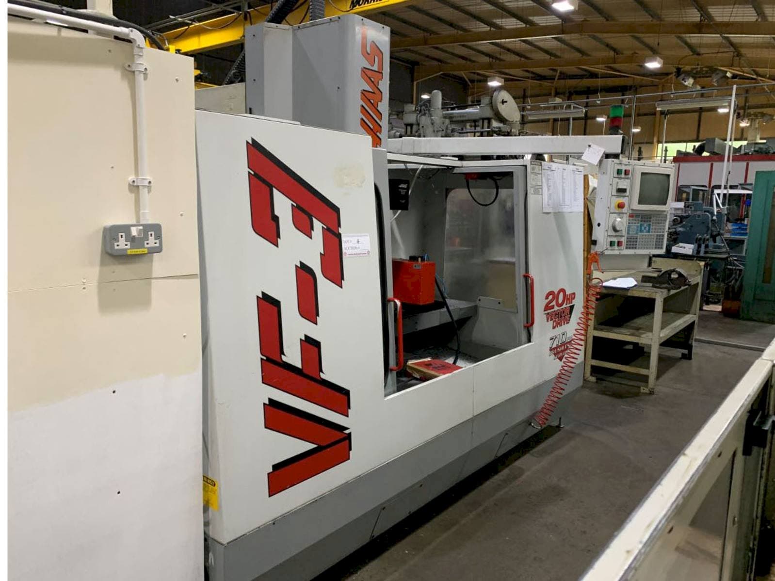 Вид станка HAAS VF3  спереди