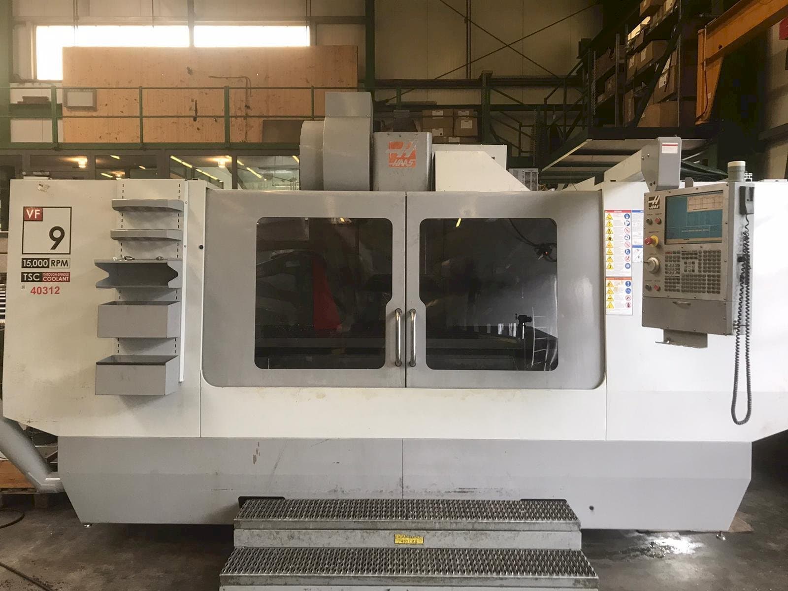 Вид станка HAAS VF-9  спереди