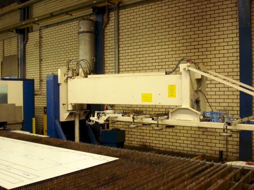 Вид станка TRUMPF Loadmaster спереди