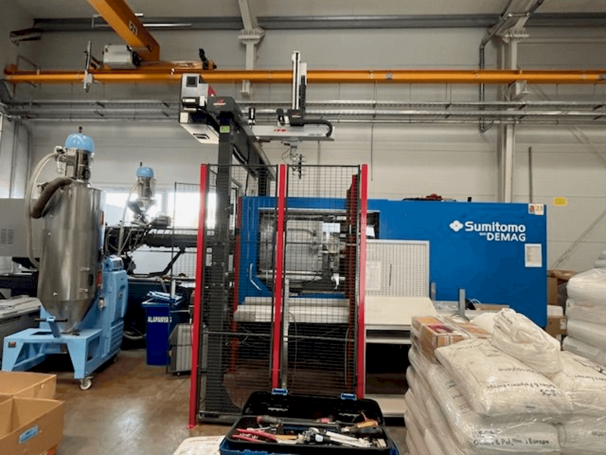 Вид станка SUMITOMO SHI DEMAG IntElect2 500/920-2200 спереди