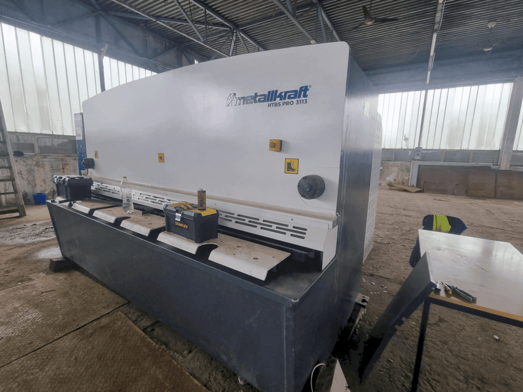 Вид станка Metallkraft  HTBS PRO 3113  спереди