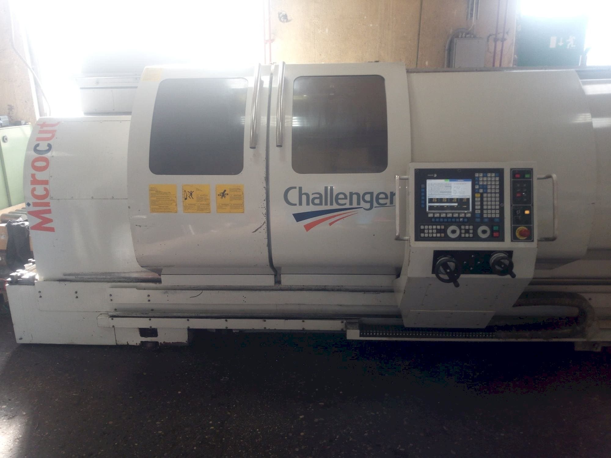 Вид станка MICROCUT BNC 2280 спереди