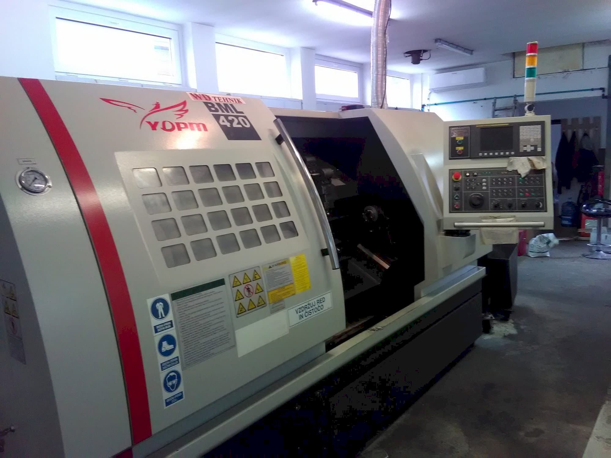 Вид станка с Yida BML-420 правой стороны
