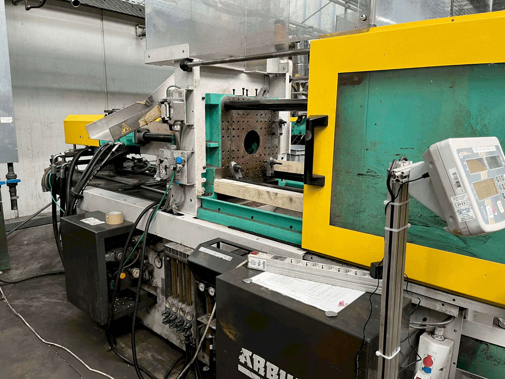 Вид станка Arburg Allrounder 320-50 C  спереди