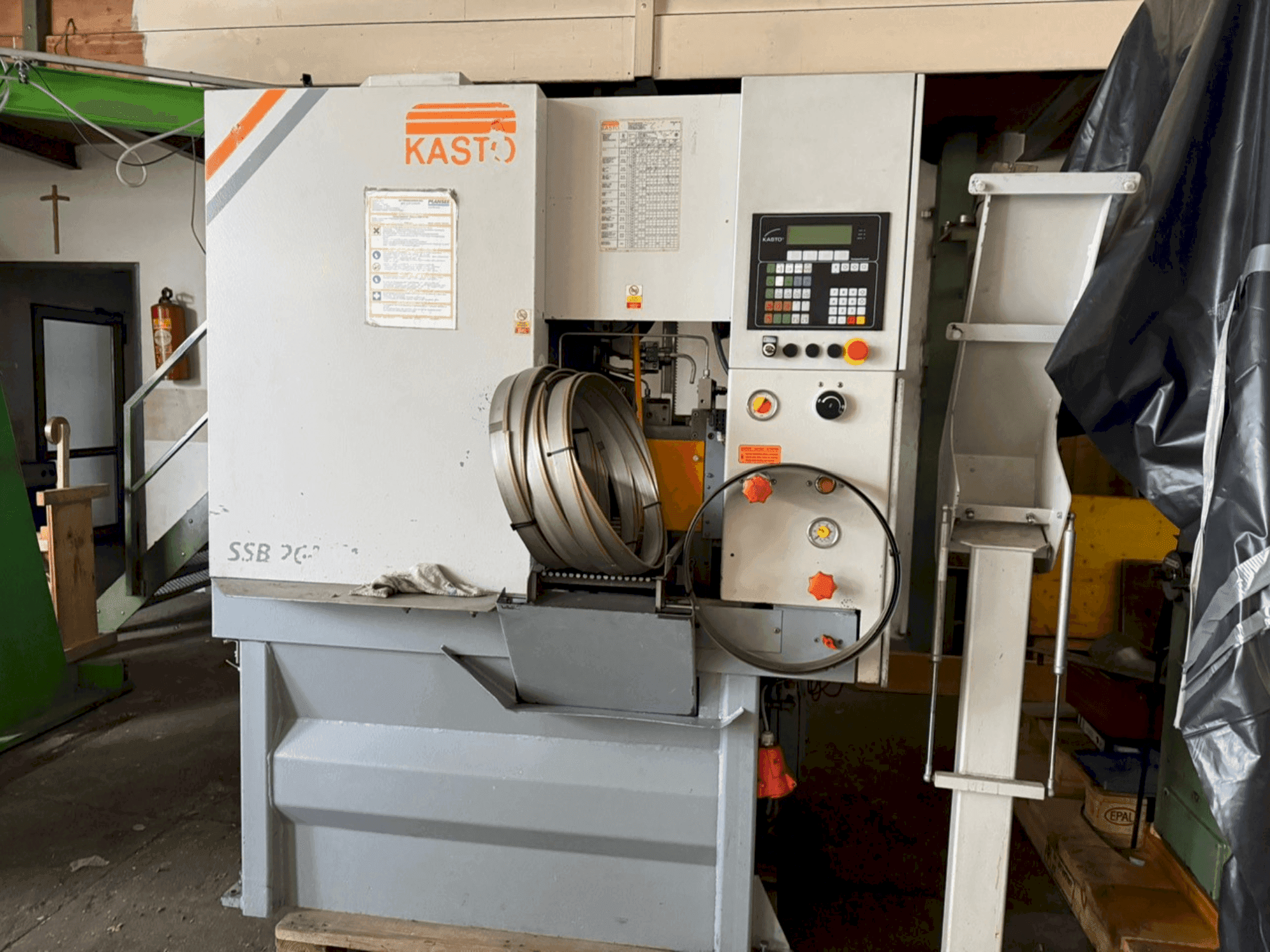 Вид станка KASTO SSB 260 VA-CC-CNC спереди