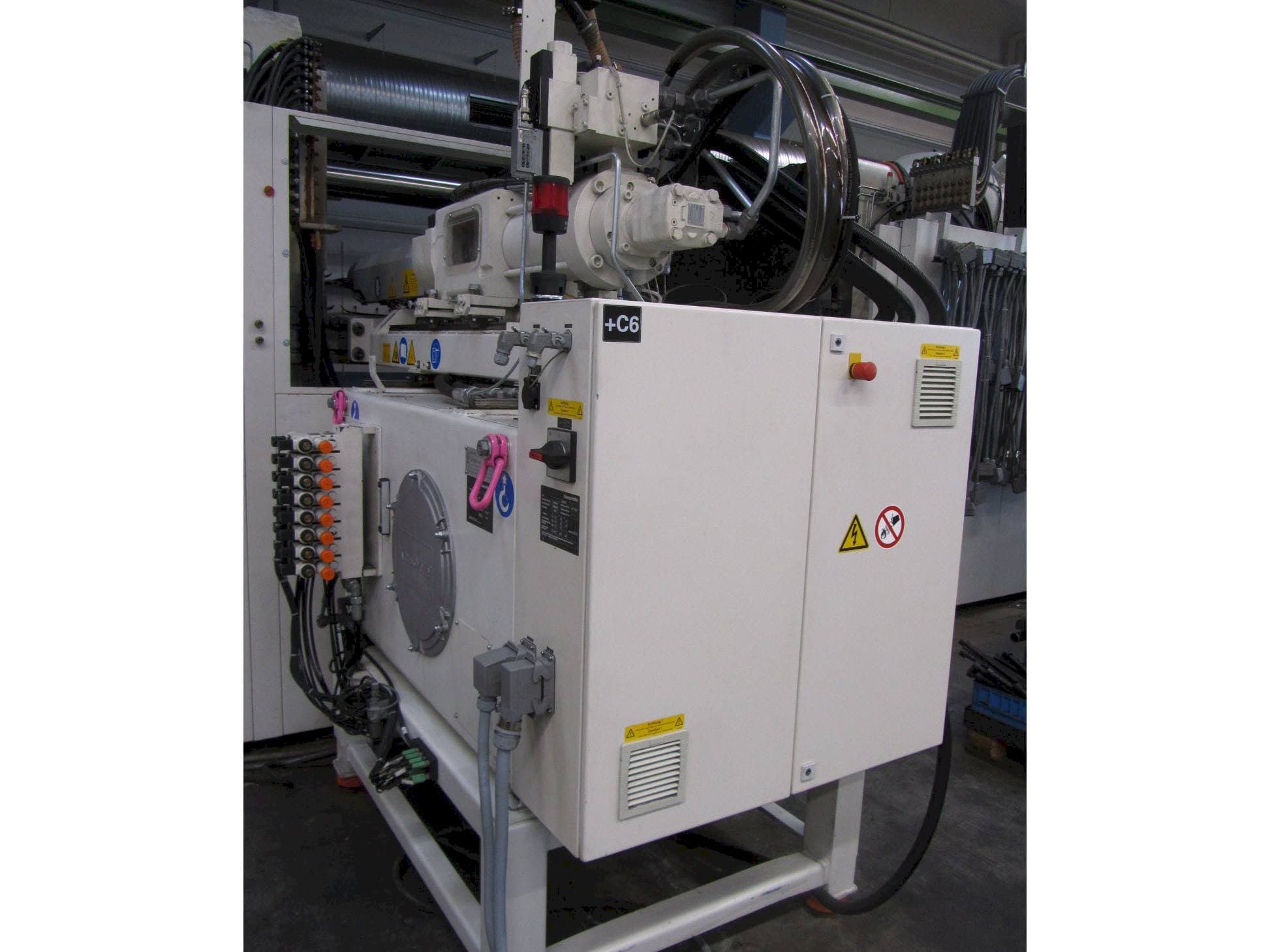 Вид станка Krauss Maffei 750 BO L спереди