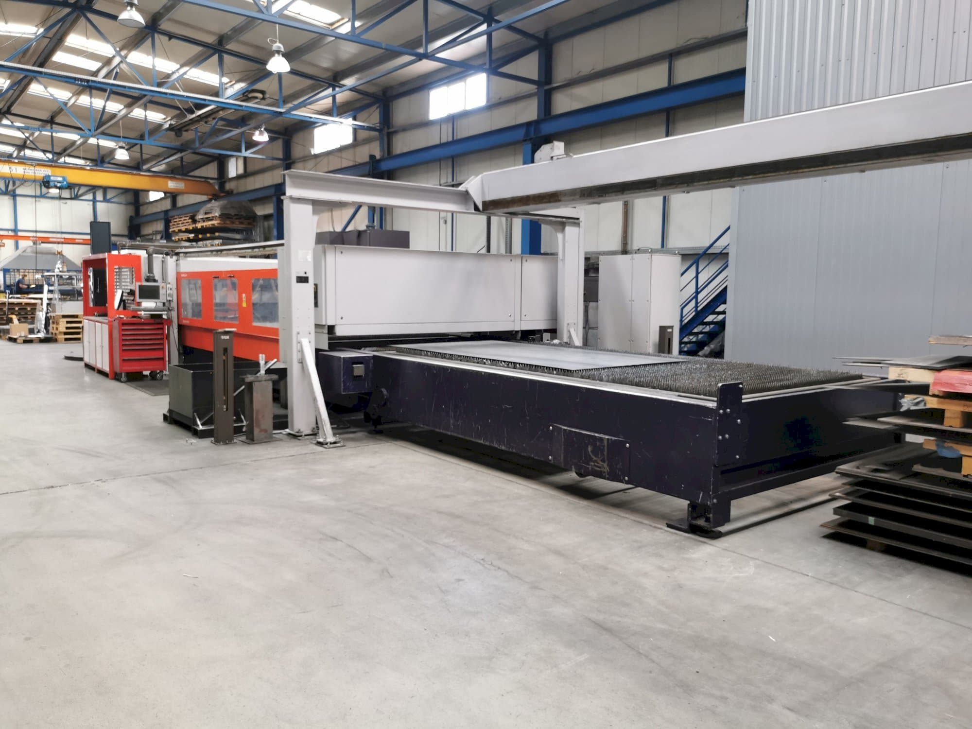 Вид станка Bystronic Bystar 4020 спереди