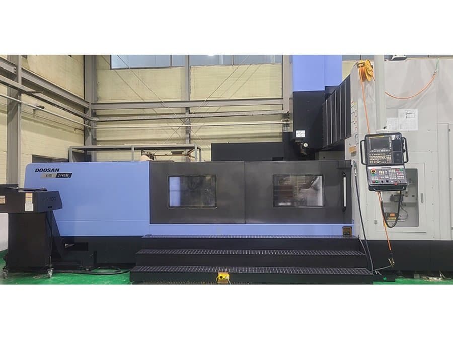 Вид станка Doosan BM 2740M спереди