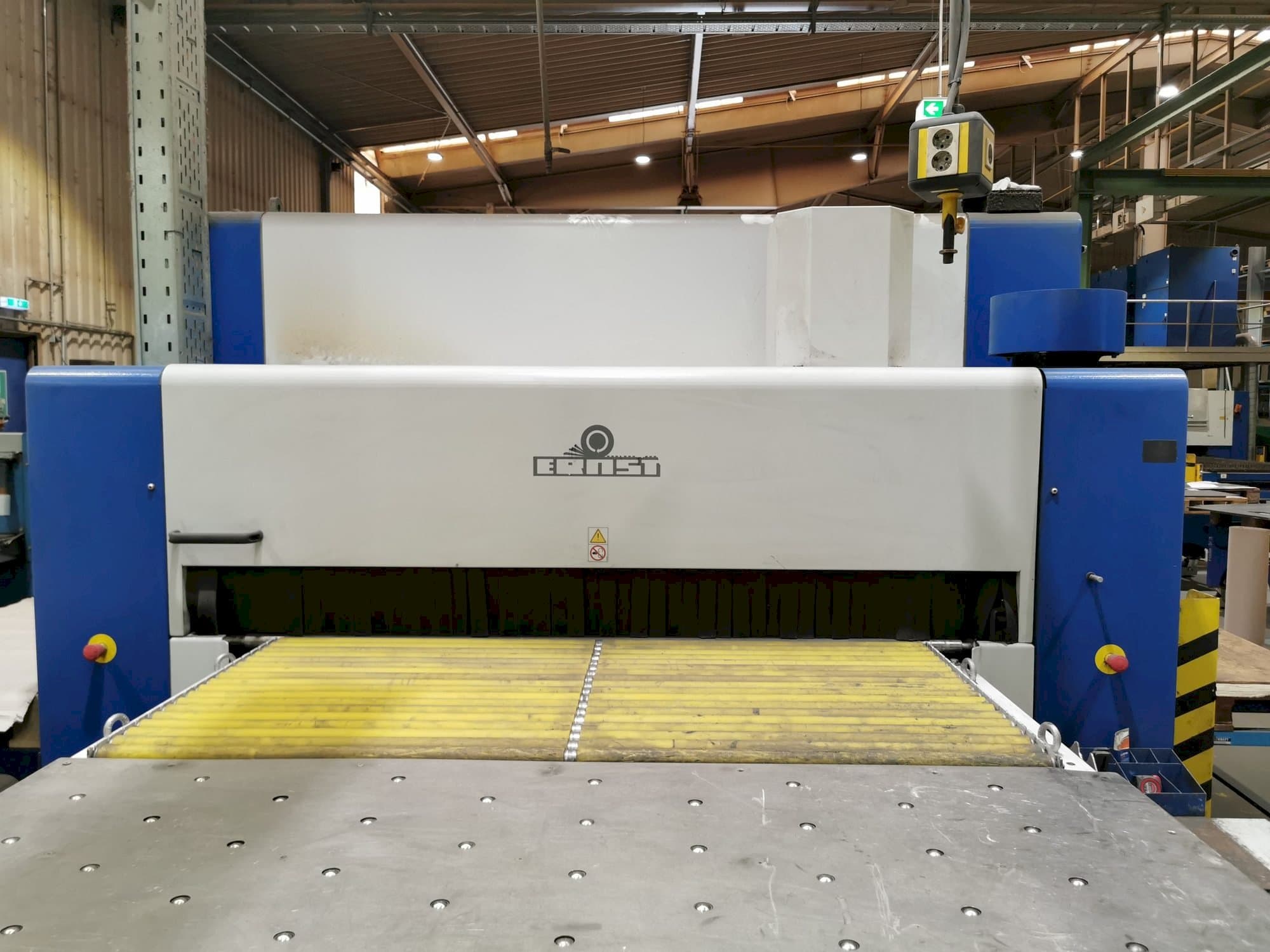 Вид станка ERNST Neptun EBS  спереди