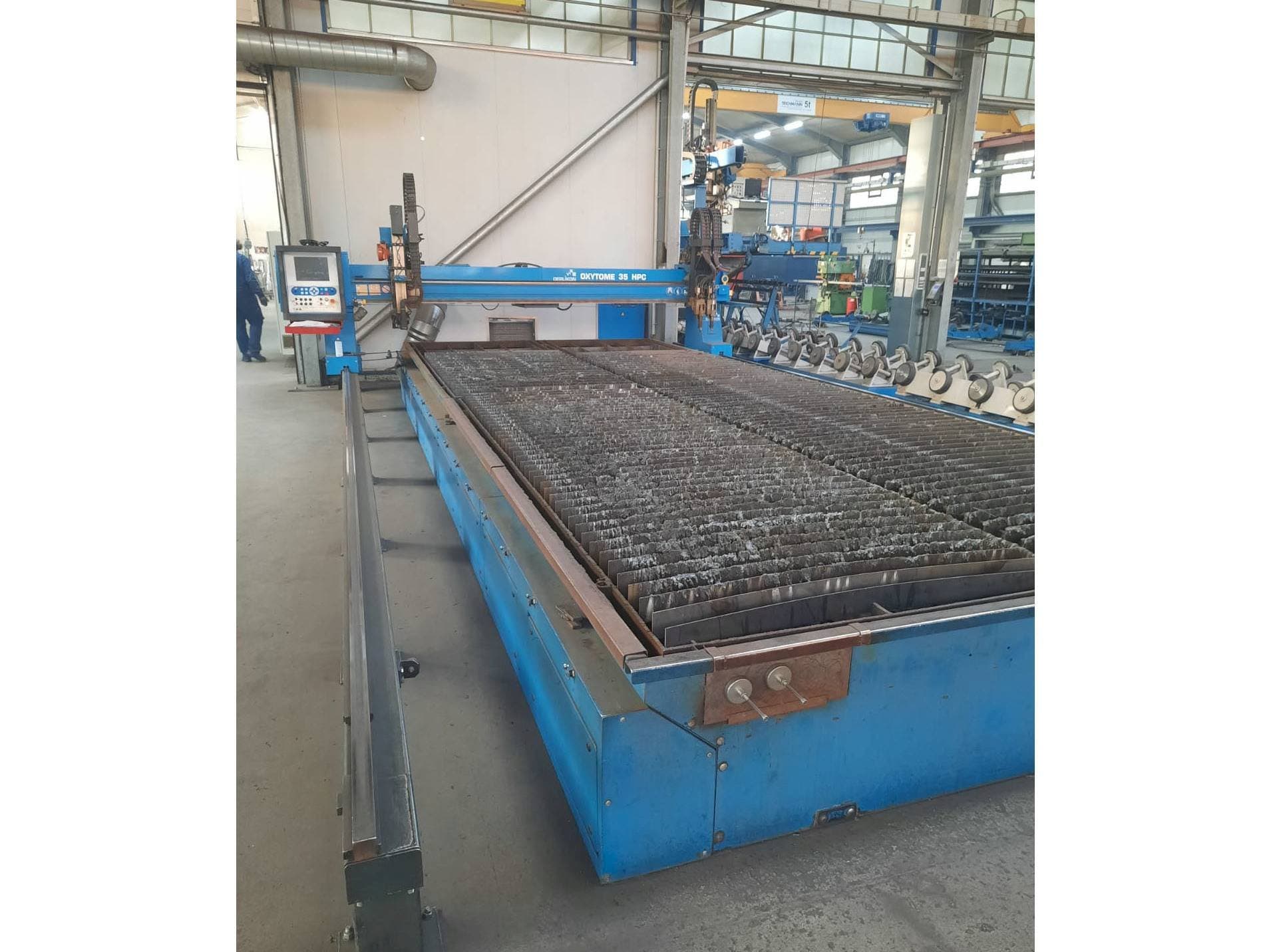 Вид станка Oerlikon Oxytome 35 HPC спереди