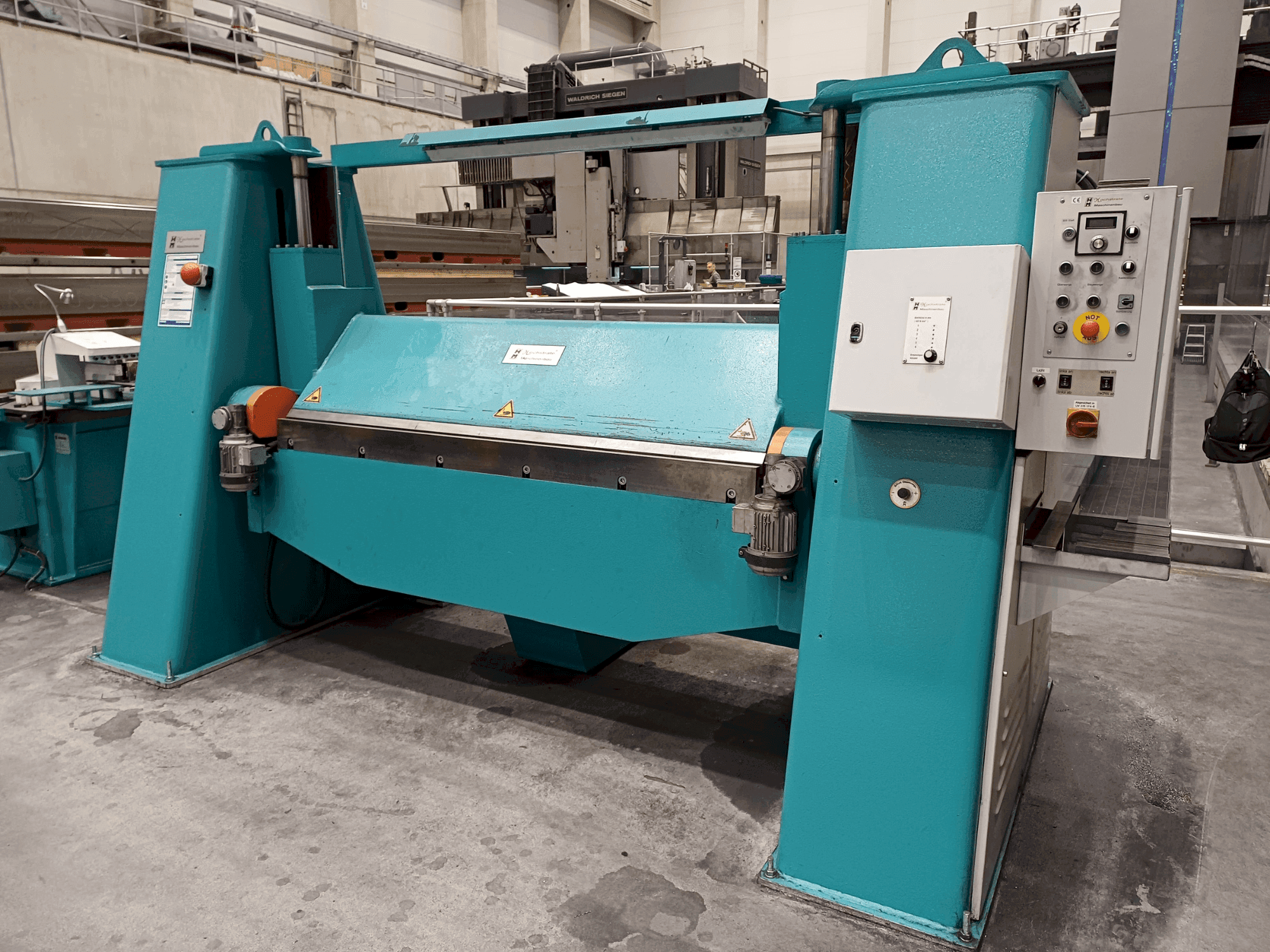 Вид станка DR. HOCHSTRATE 2000/6 спереди