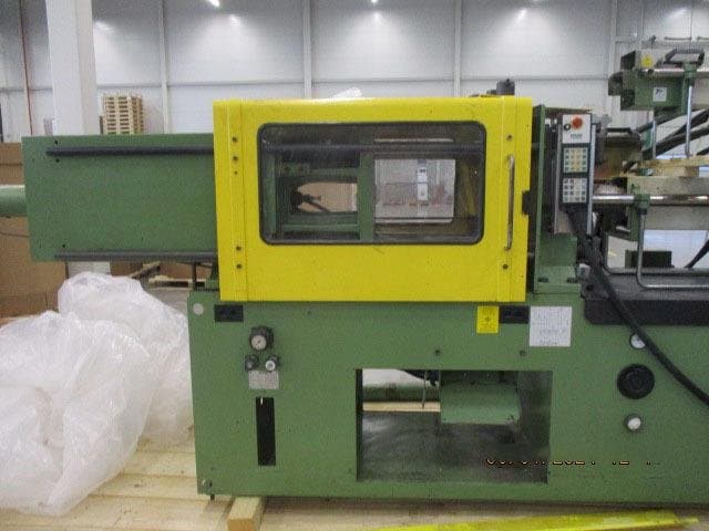 Вид станка Arburg Allrounder 320 M 750 - 90/90 2K спереди