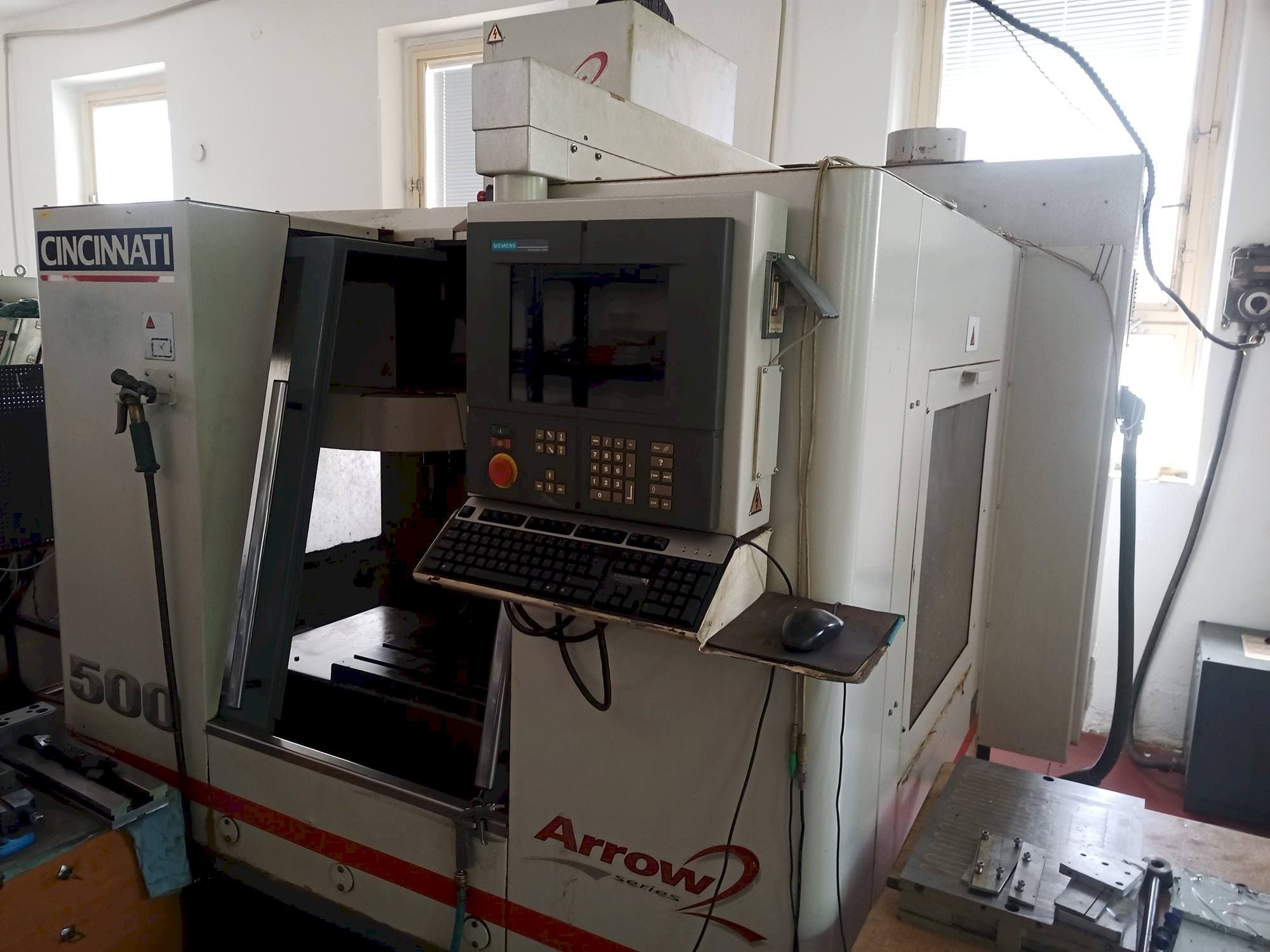 Вид станка Cincinnati Arrow 2 спереди