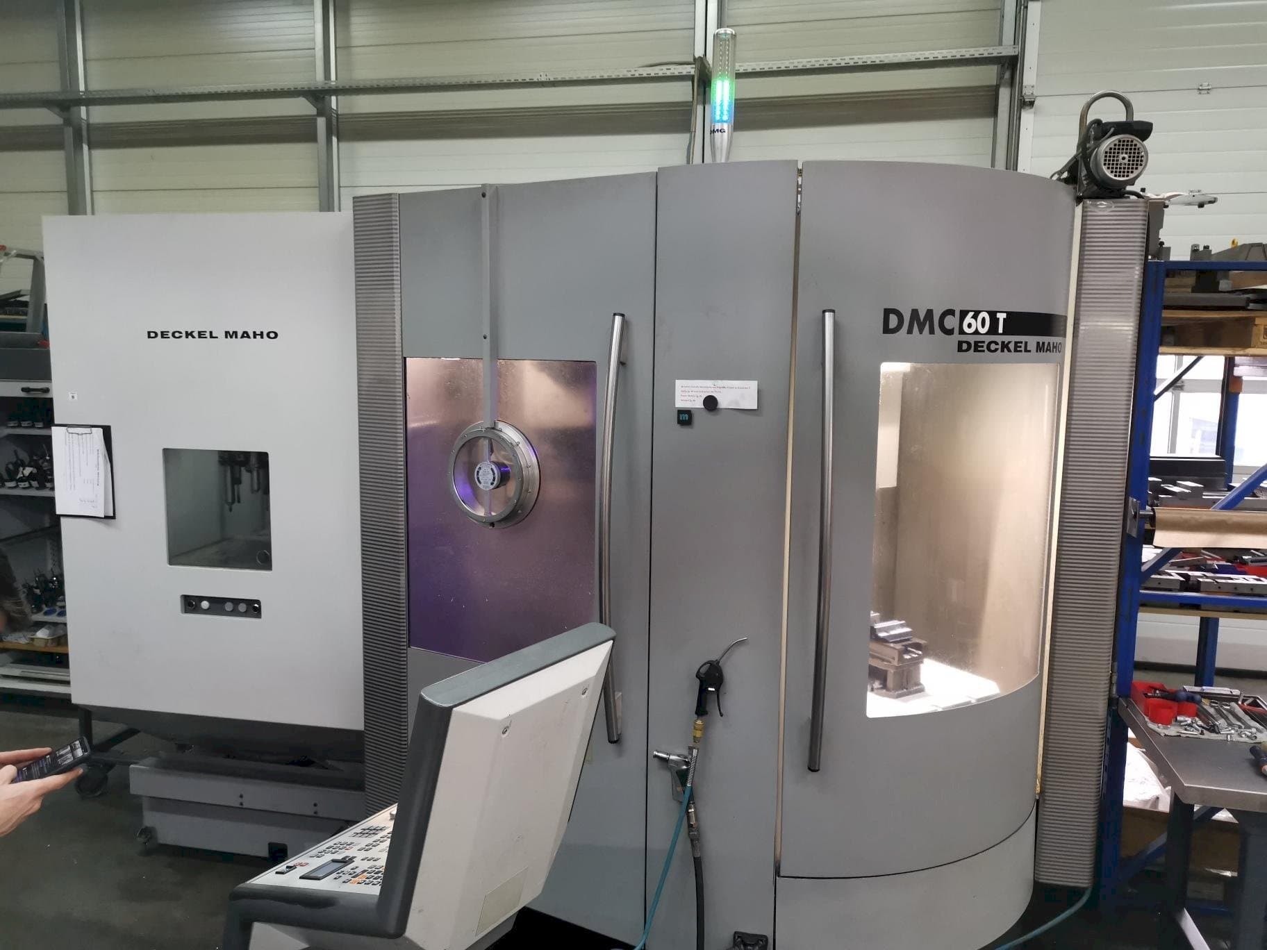 Вид станка DECKEL MAHO DMC 60T  спереди