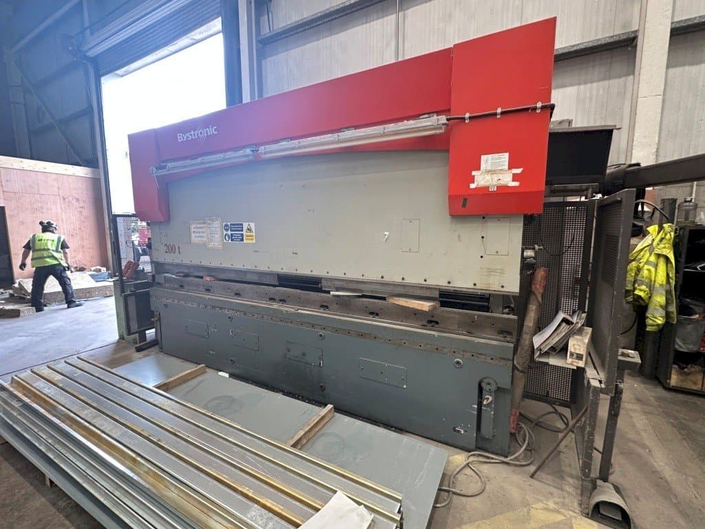 Вид станка Bystronic PR 200 x 4100 спереди
