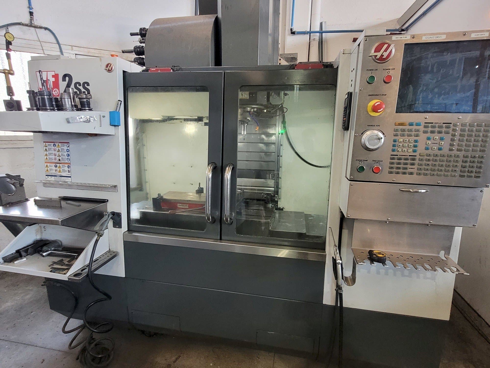 Вид станка HAAS VF2SS спереди