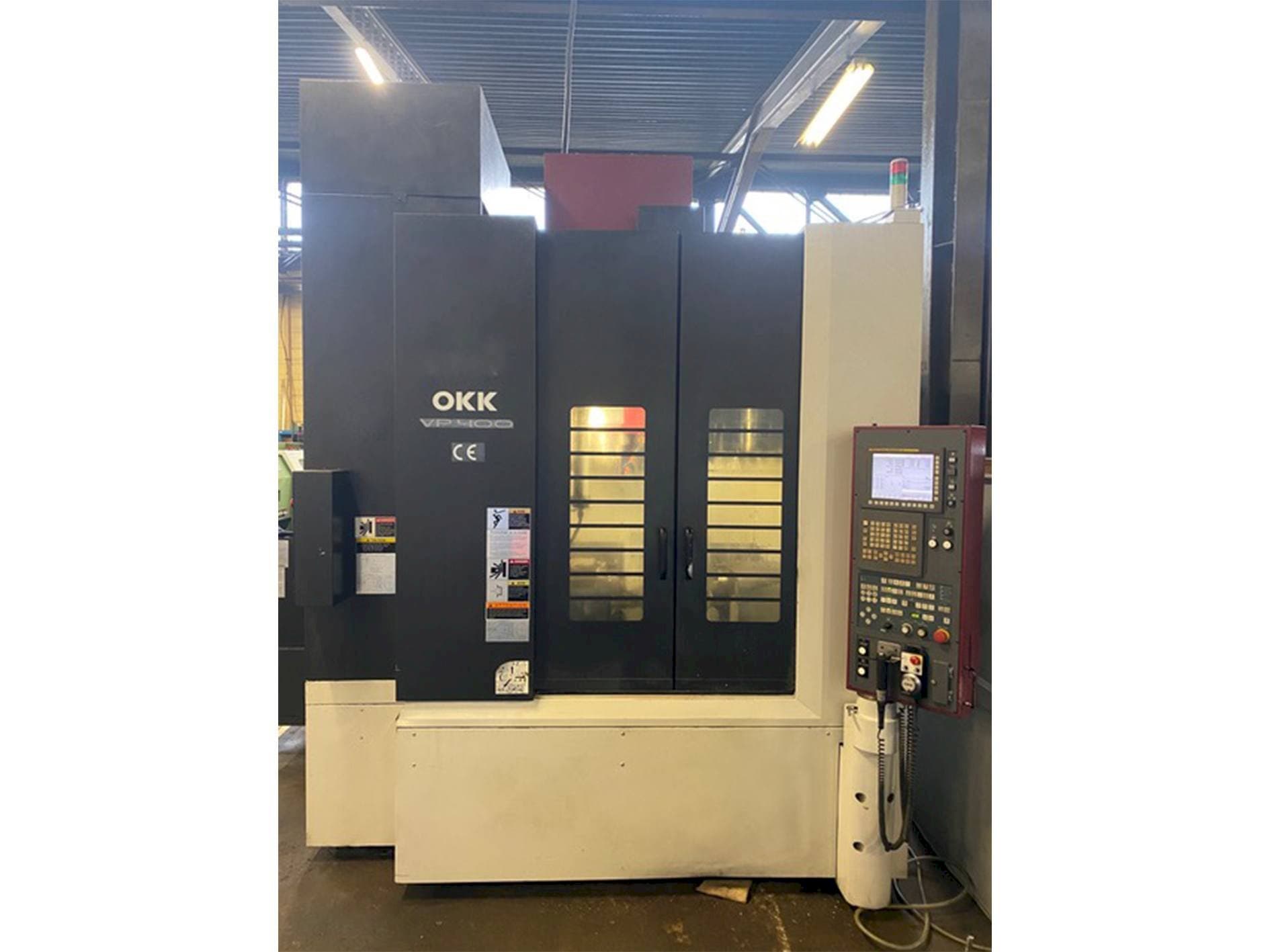Вид станка OKK VP400 спереди