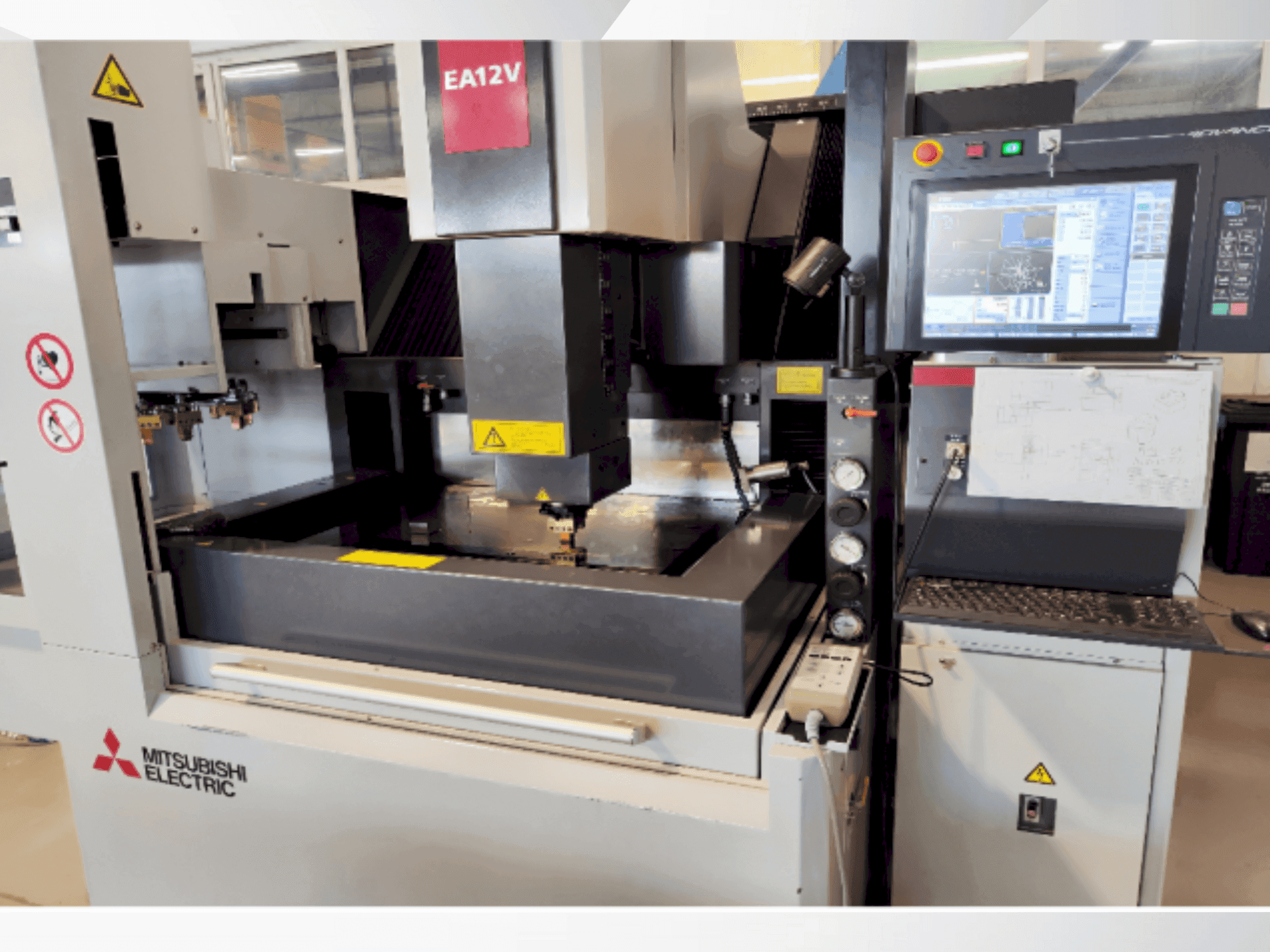 Вид станка Mitsubishi EA12VM ADVANCE спереди