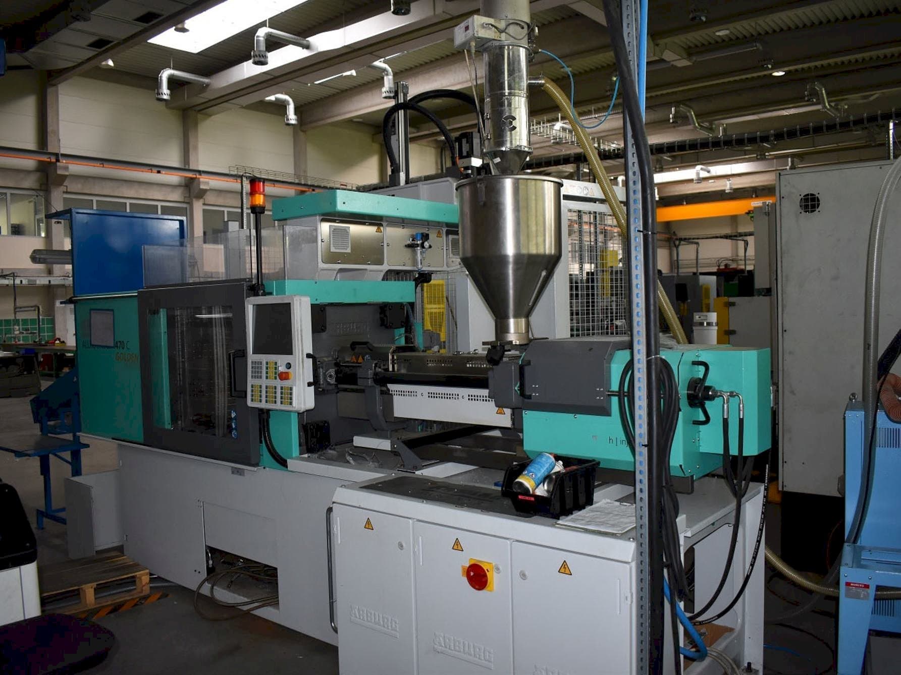 Вид станка Arburg ALLROUNDER 470 C 1500 - 400 спереди