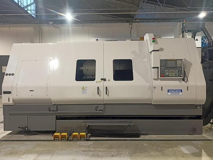 Вид станка HWACHEON HI-ECO 45 спереди