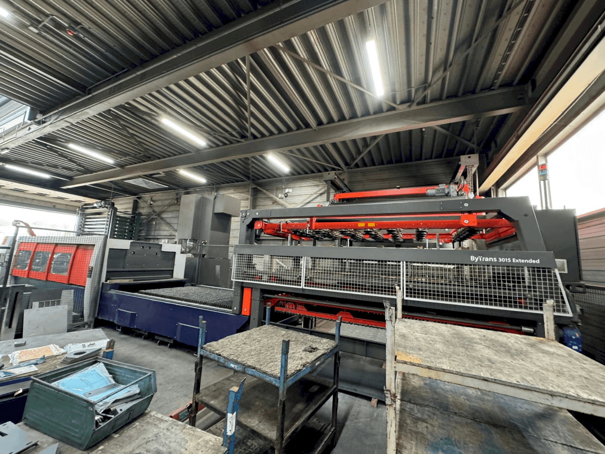 Вид станка Bystronic Bytower 3015 + Bytrans Extended 3015  спереди