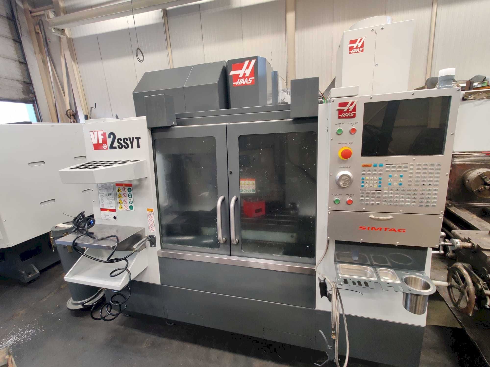 Вид станка HAAS VF-2SSYT спереди