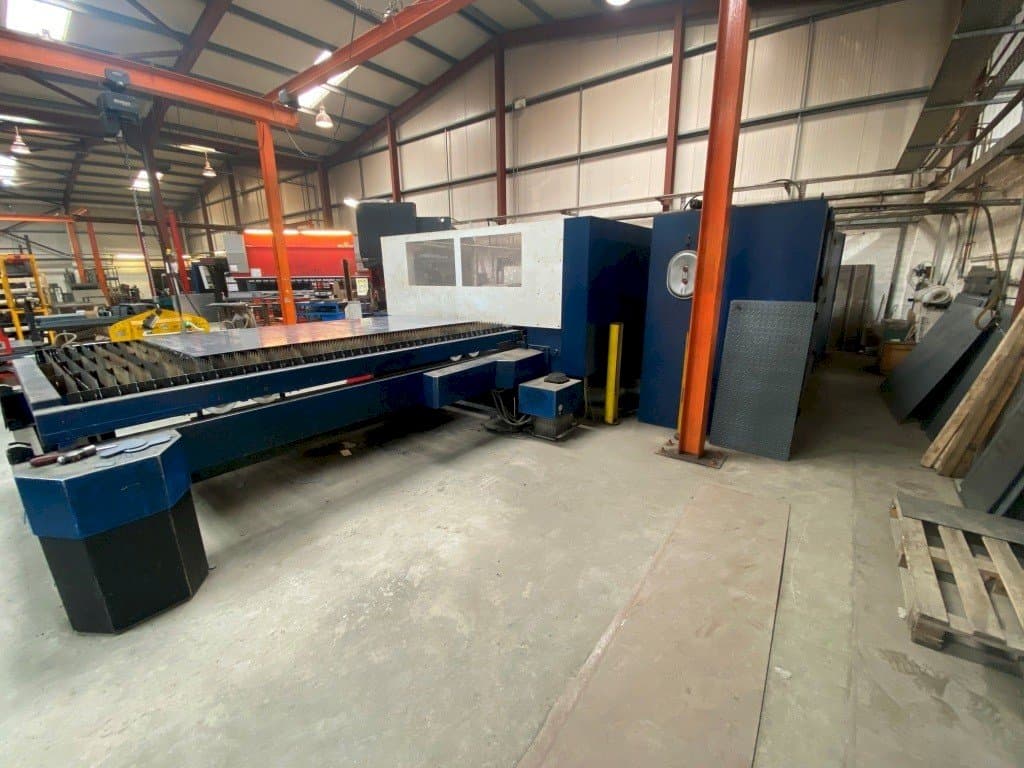 Вид станка Trumpf TRUMATIC L3030 спереди