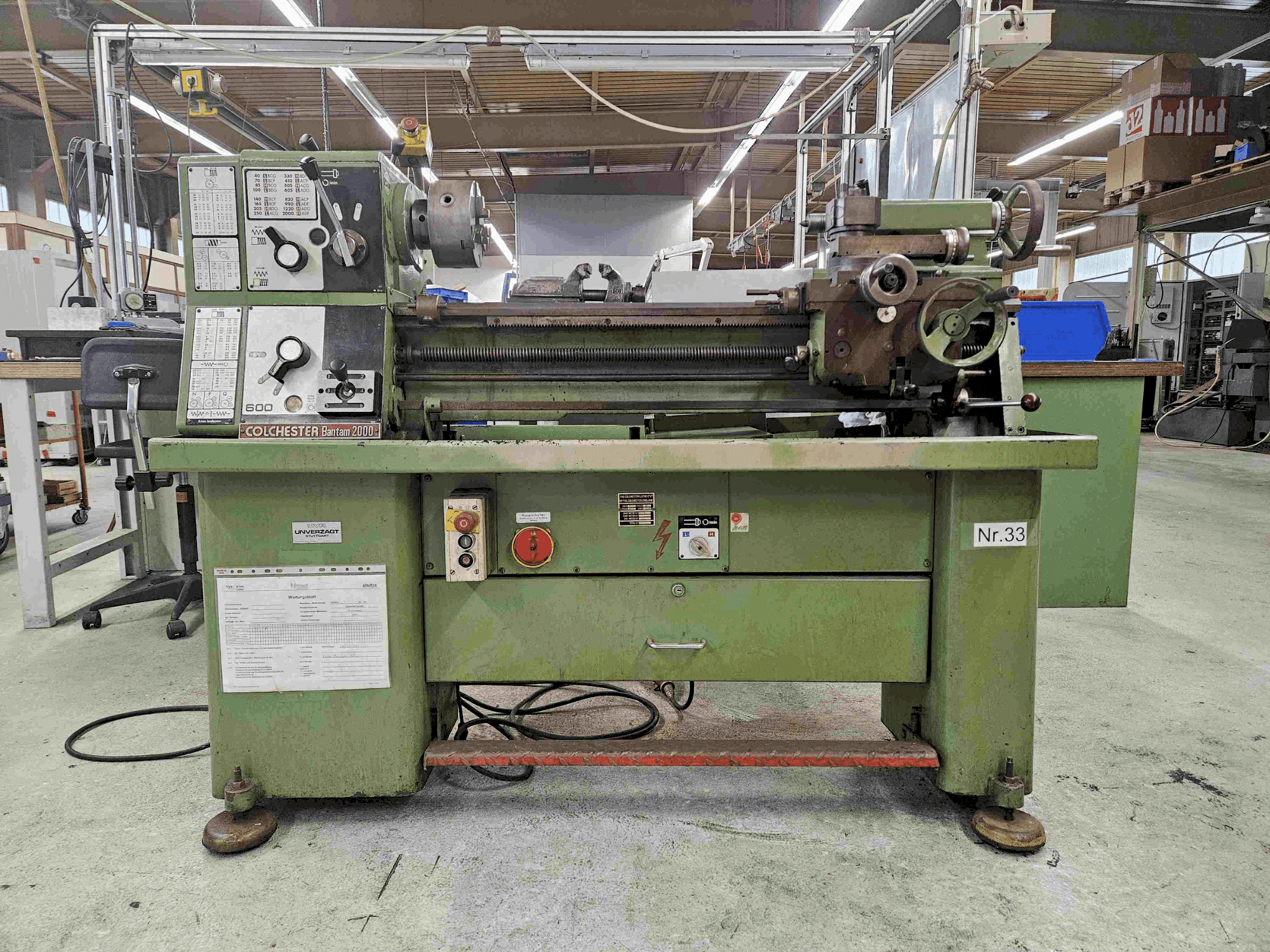 Вид станка Colchester Bantam 2000 спереди