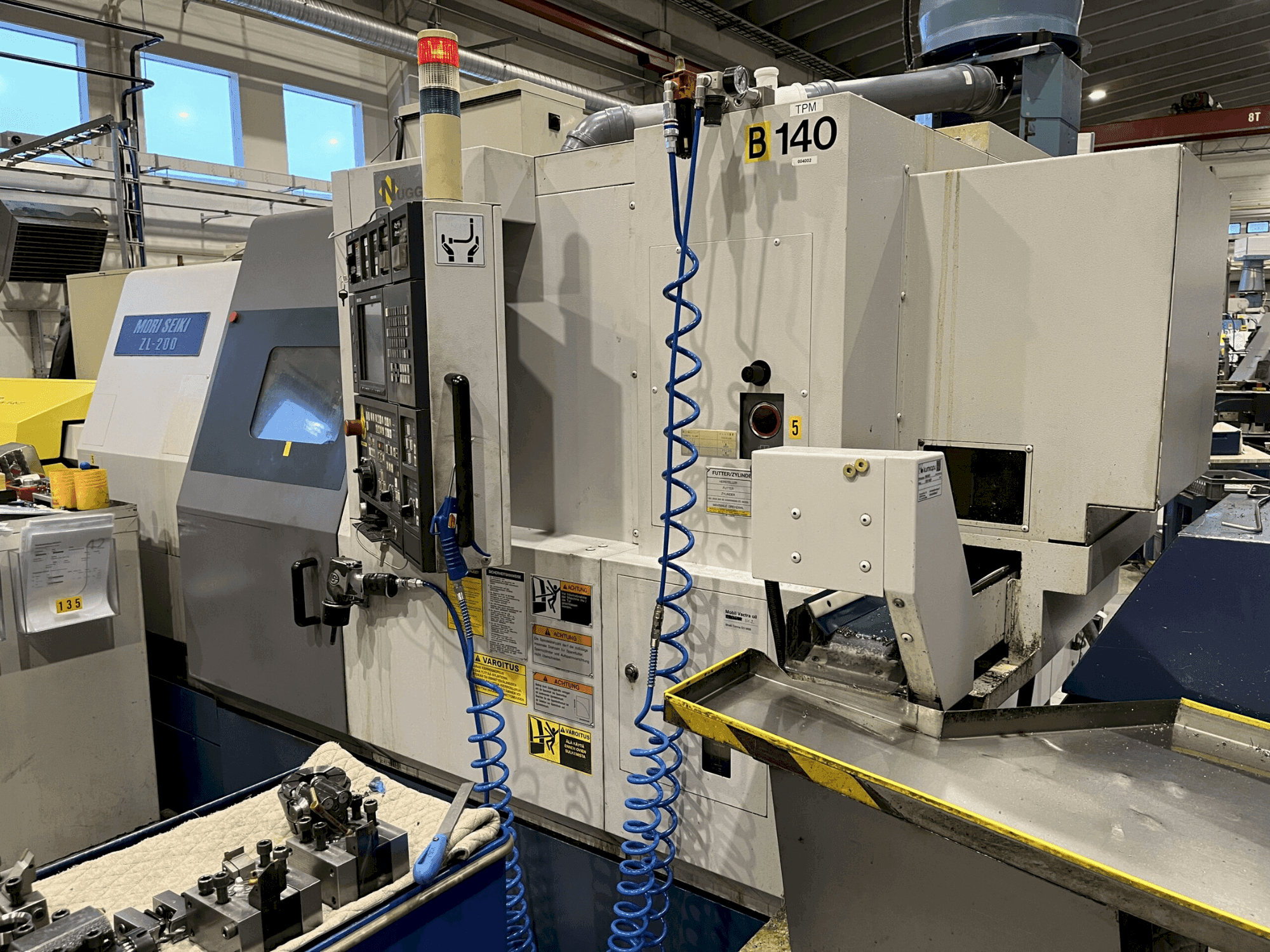 Вид станка MORI SEIKI ZL-200 SMC спереди