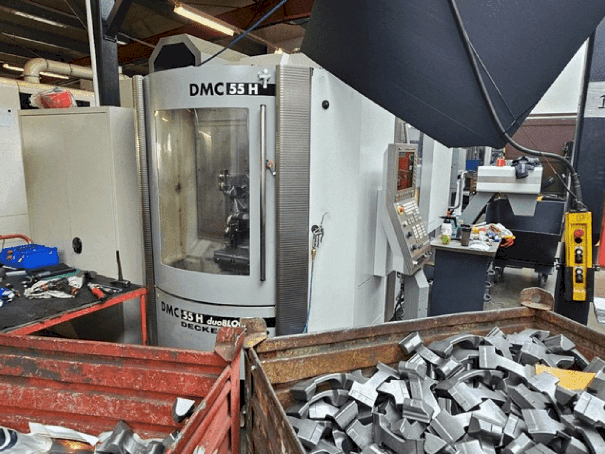 Вид станка DECKEL MAHO DMC 55H duoBlock (2007) спереди