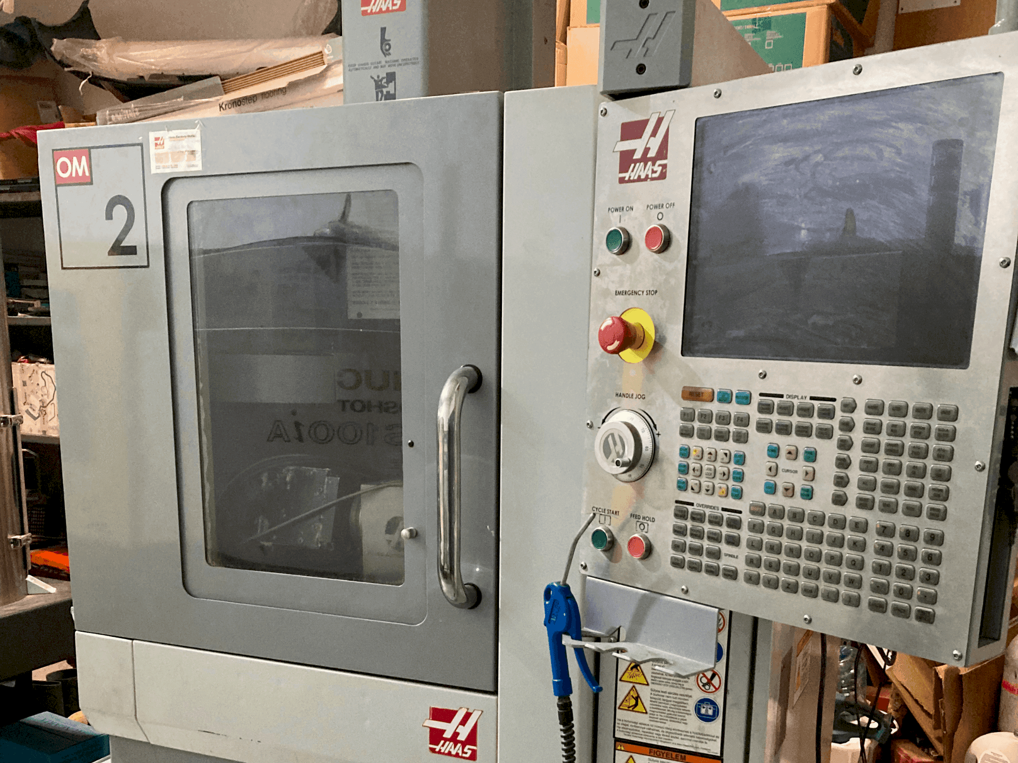 Вид станка HAAS OM-2A спереди