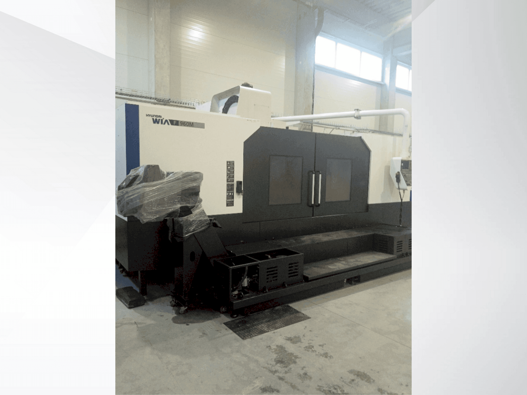 Вид станка Hyundai Wia F 960M спереди