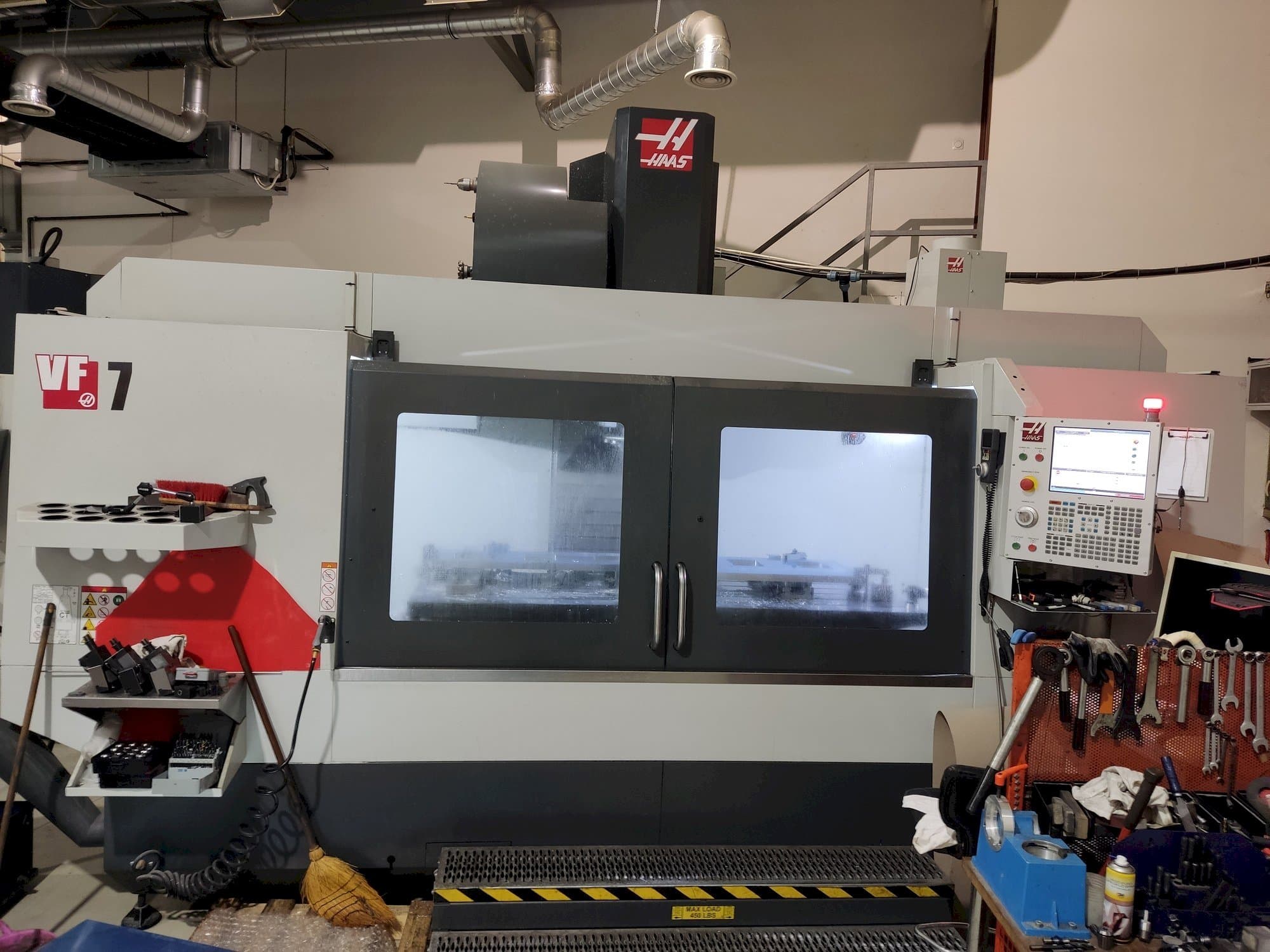 Вид станка HAAS VF-7 спереди