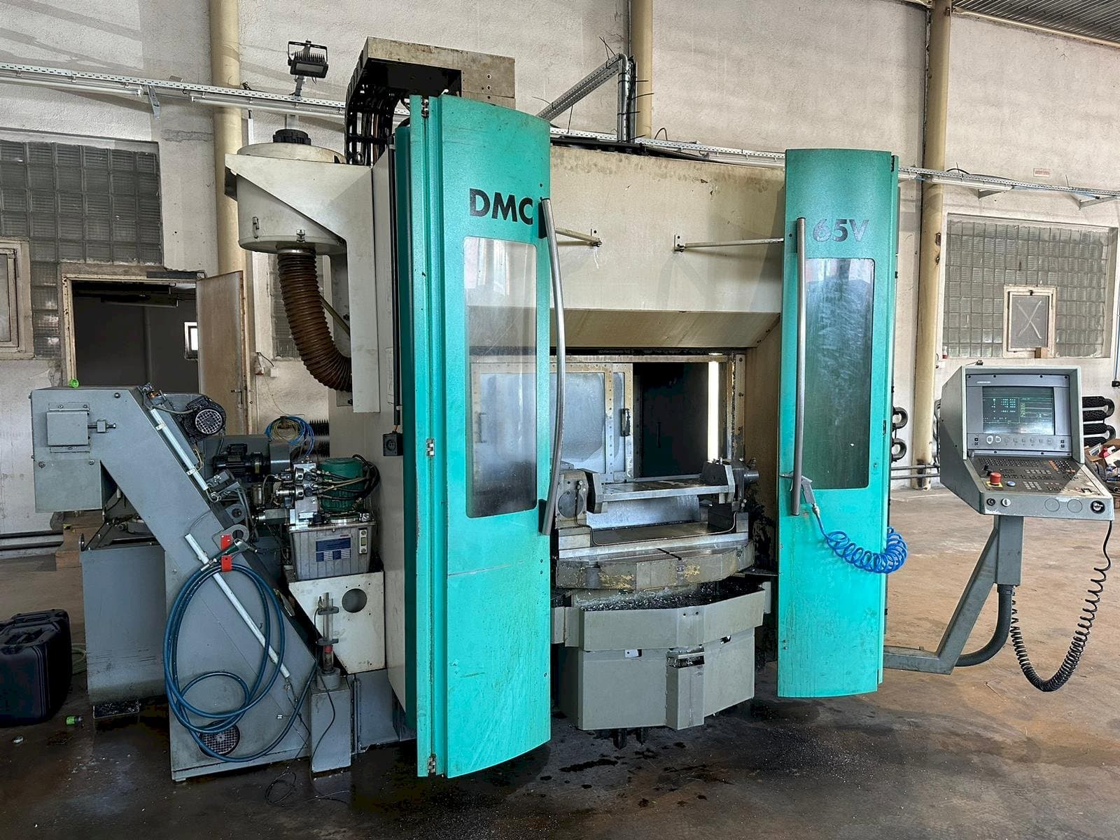 Вид станка DECKEL MAHO DMC 65V спереди
