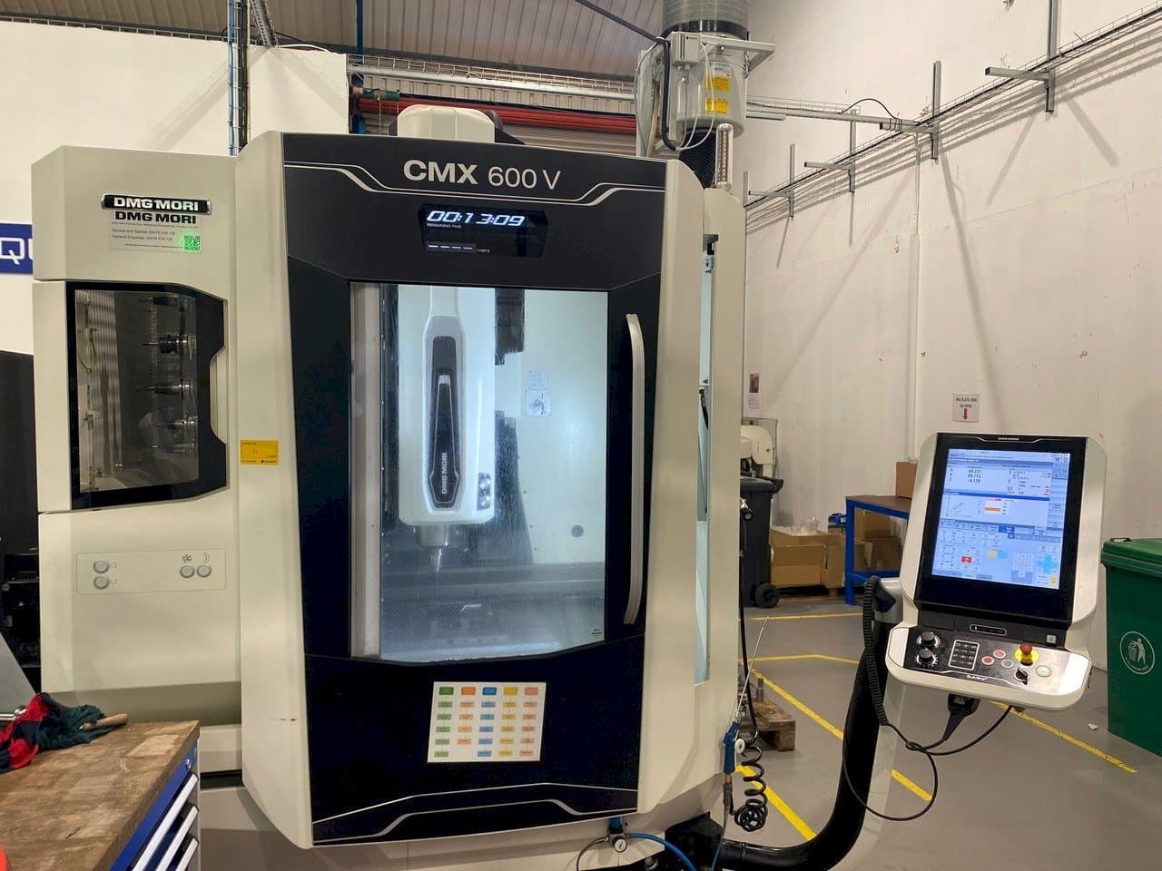 Вид станка DMG CMX 600 V спереди