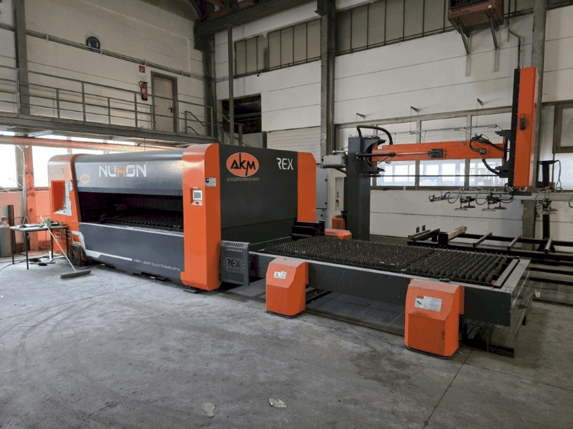 Вид станка NUKON Rex 315  спереди