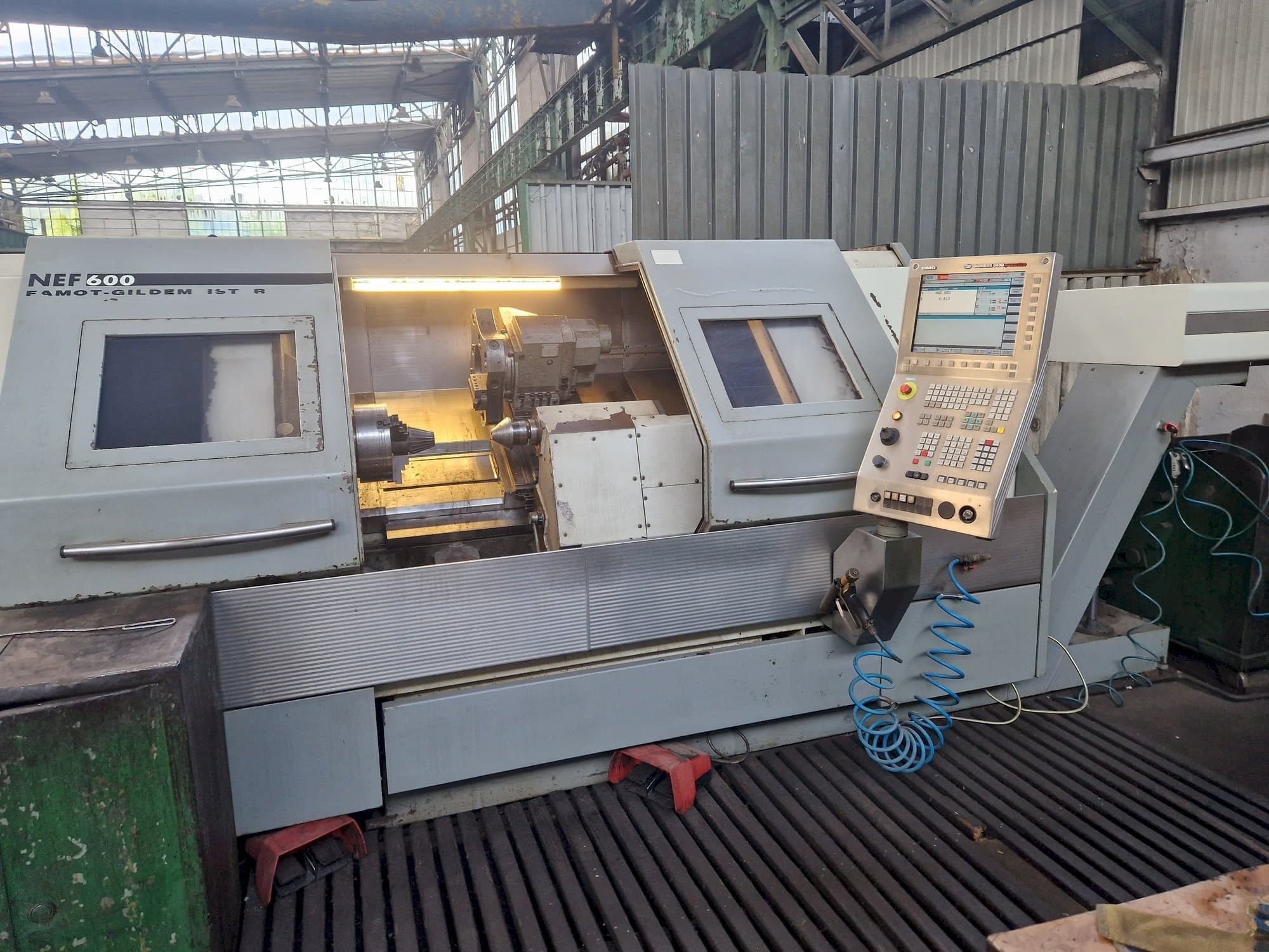 Вид станка DMG GILDEMEISTER NEF 600 спереди