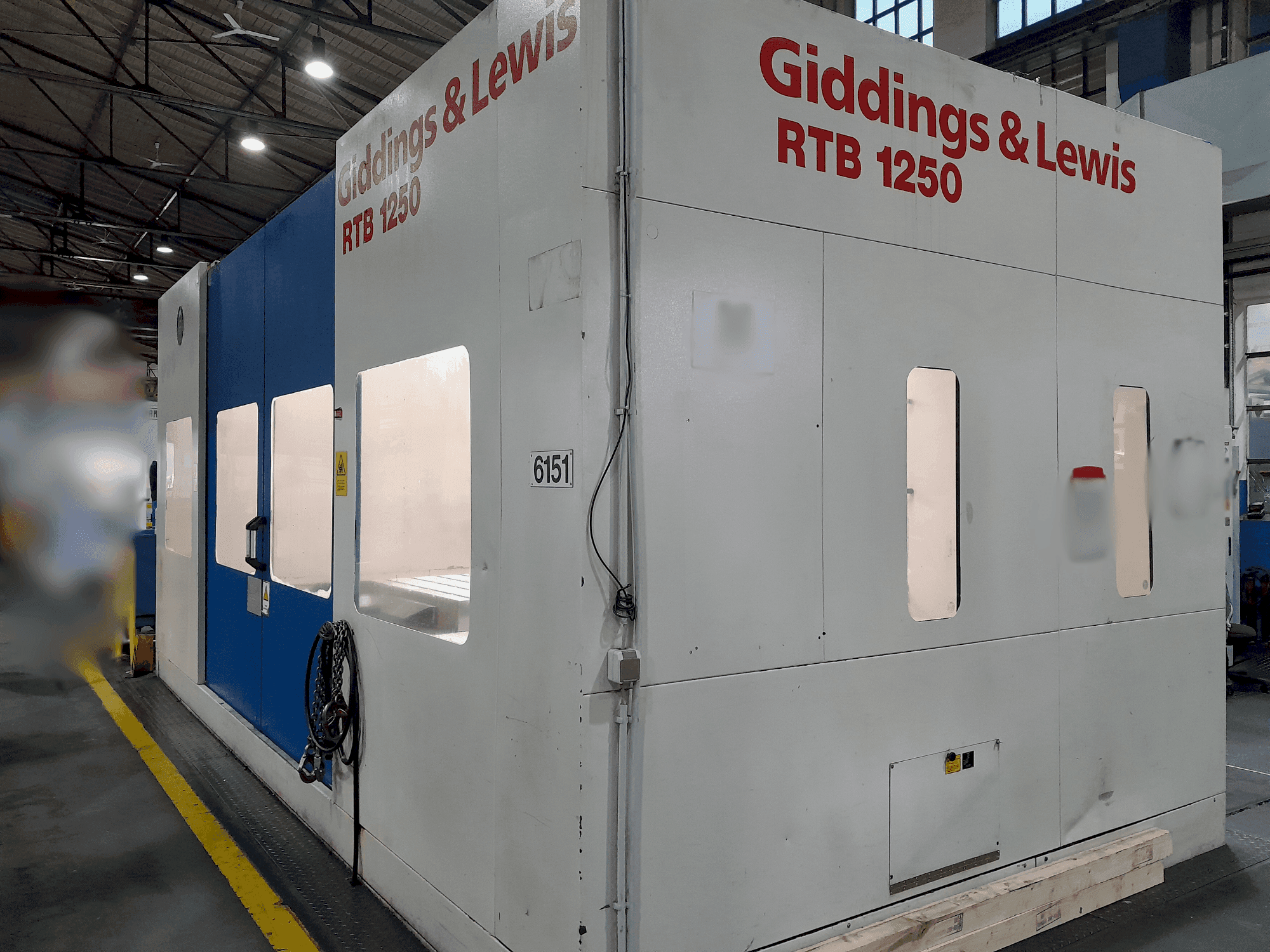 Вид станка GIDDINGS & LEWIS HMC 410 RTB 1250 спереди