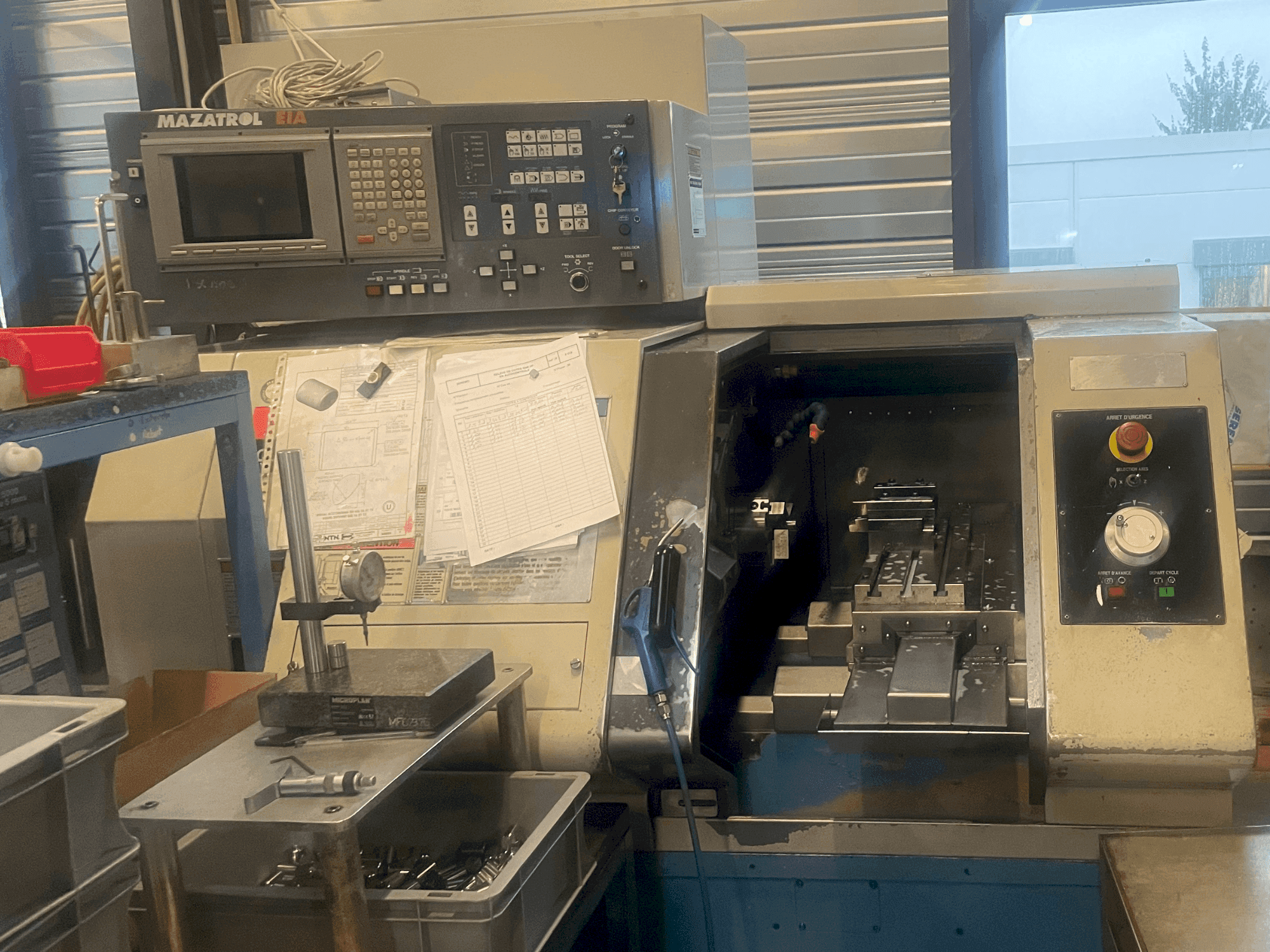 Вид станка Mazak QT6 T (2007)+MAZAK QT6 G (2002)+1 LNS Hydrobar mini sprint спереди