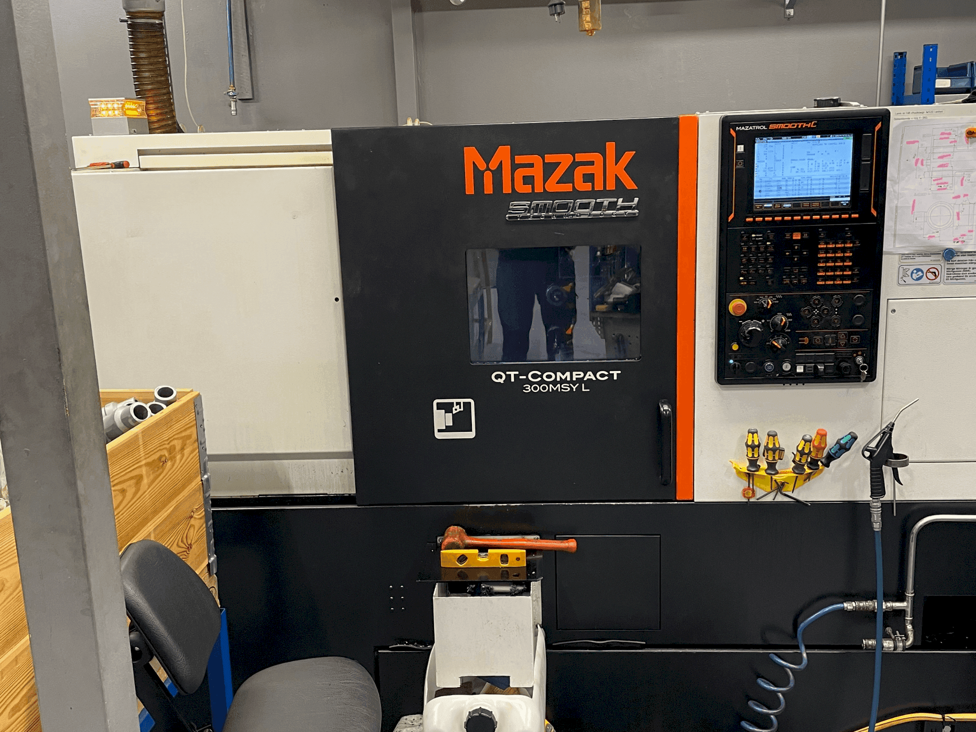 Вид станка Mazak Quick Turn Compact 300 MSY L  спереди