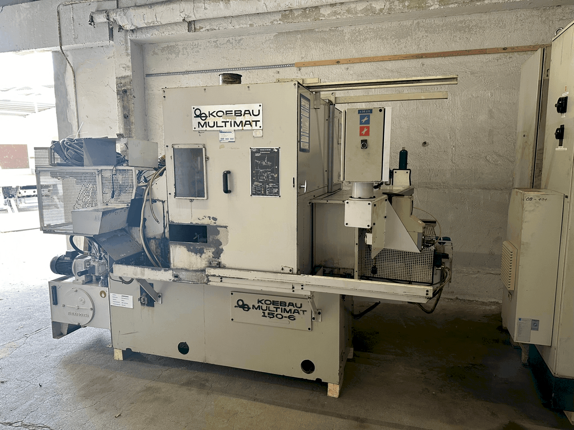 Вид станка KOEBAU Multimat 150 спереди