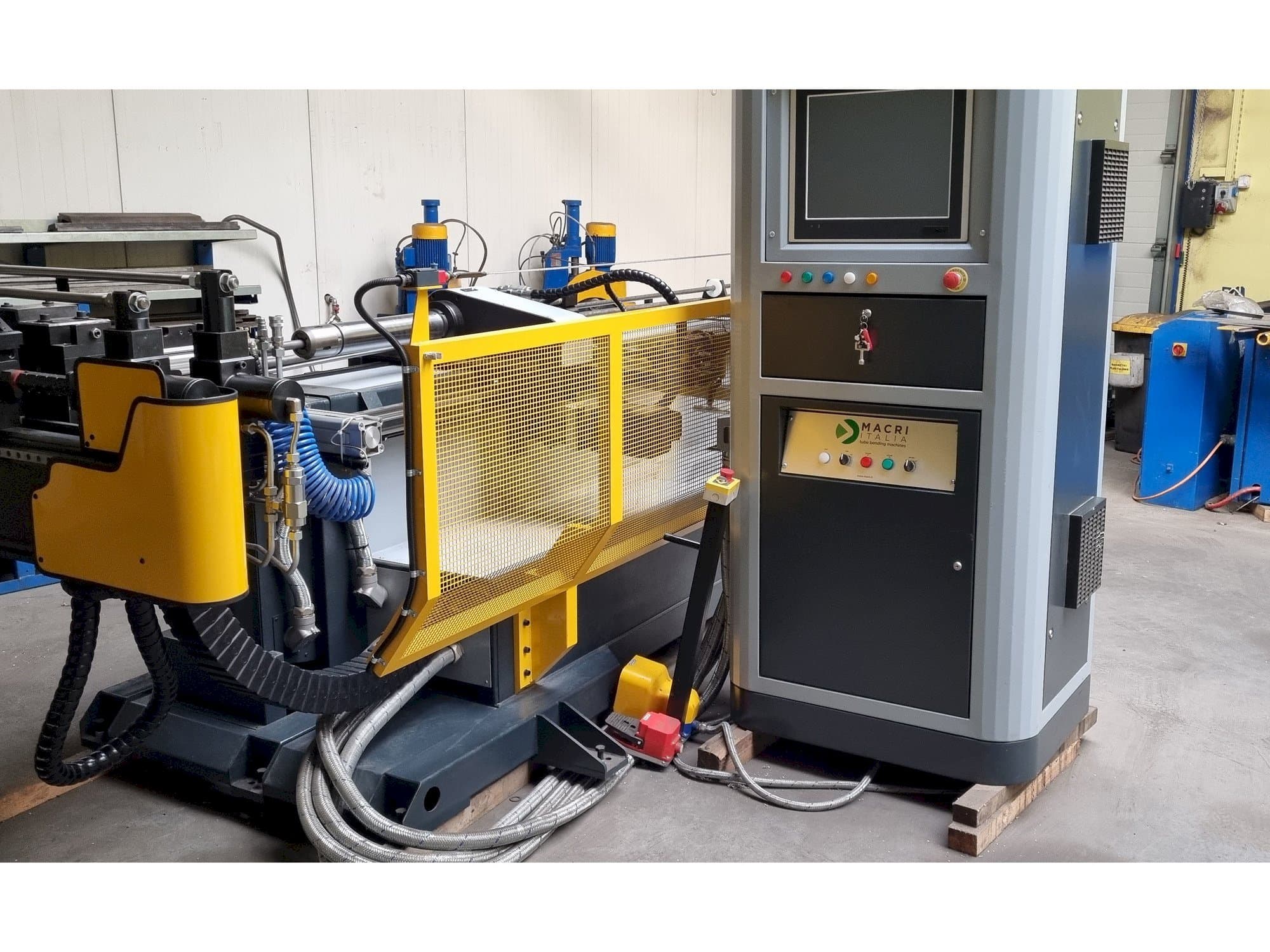 Вид станка MACRI ITALIA PROVAR 6-45 U-D спереди