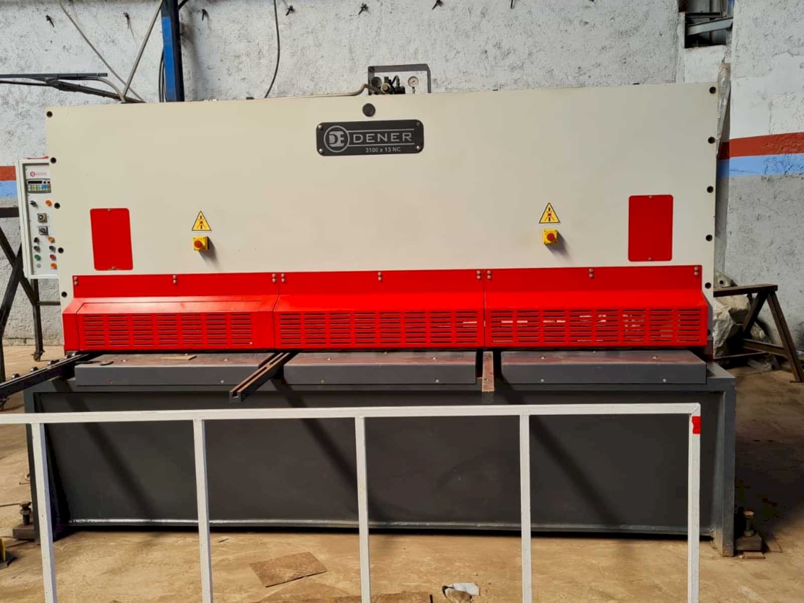 Вид станка DENER BS 3013  спереди