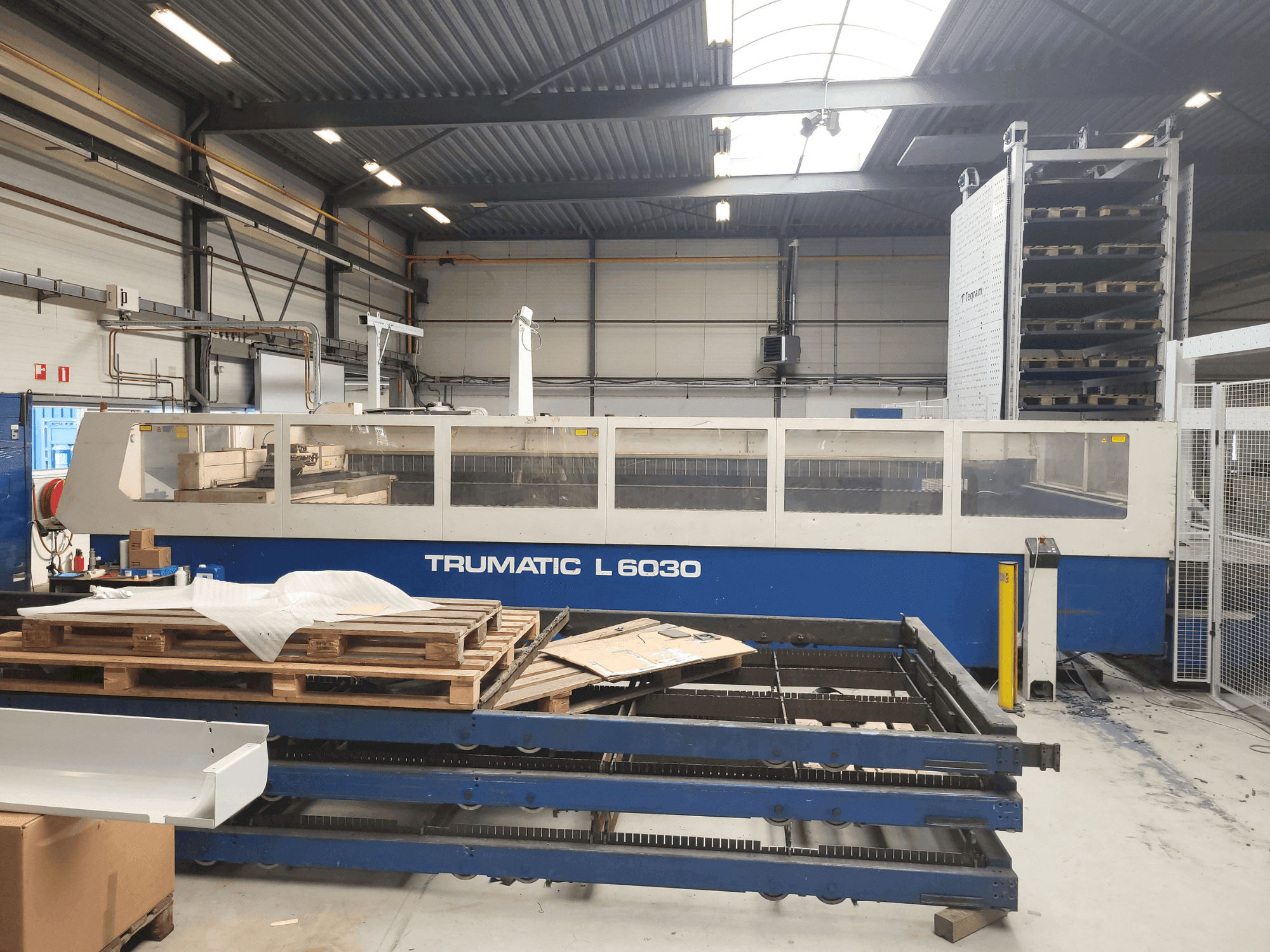 Вид станка TRUMPF Trumatic L6030 спереди