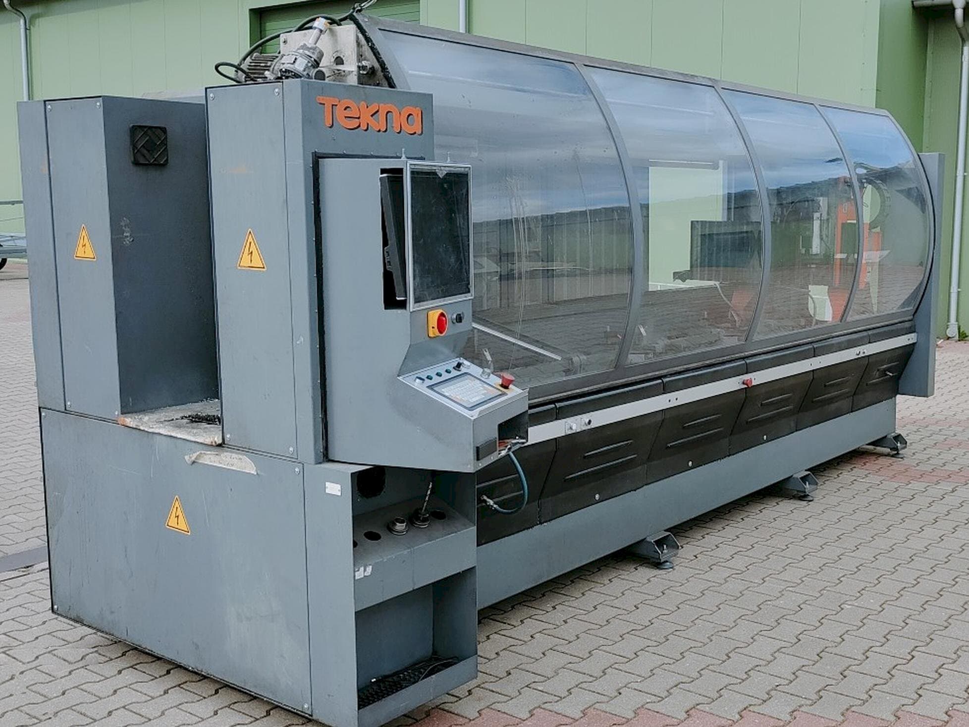 Вид станка Tekna TK427-3 спереди