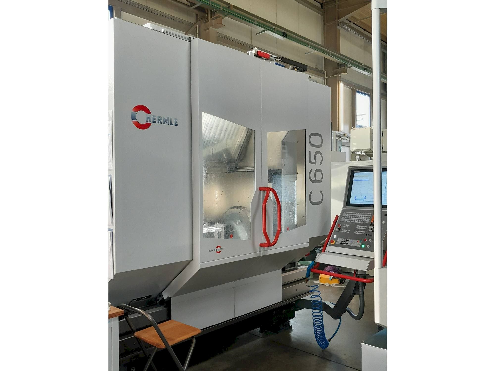 Вид станка HERMLE C650 U спереди