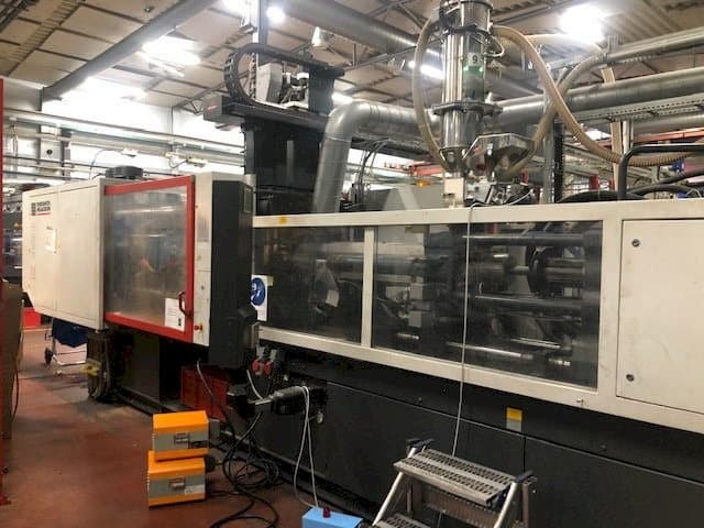 Вид станка FERROMATIK MILACRON K320 спереди