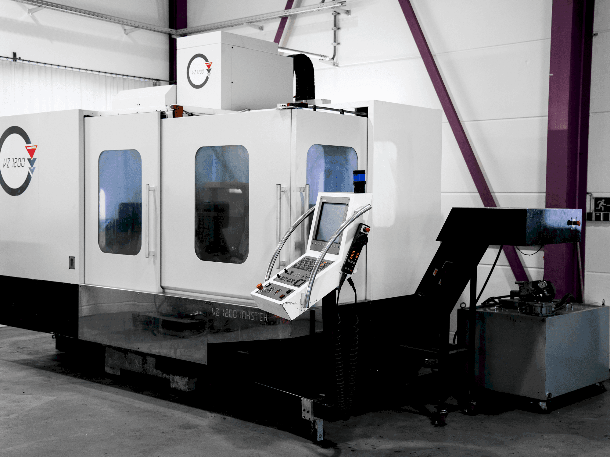 Вид станка WEMAS VZ 1200 спереди