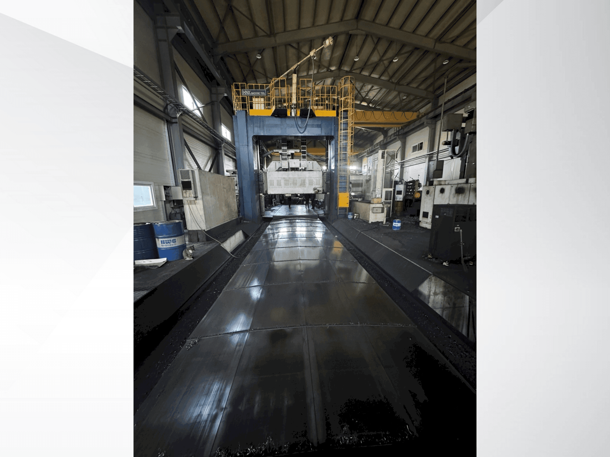 Вид станка HNK HPM 30M спереди