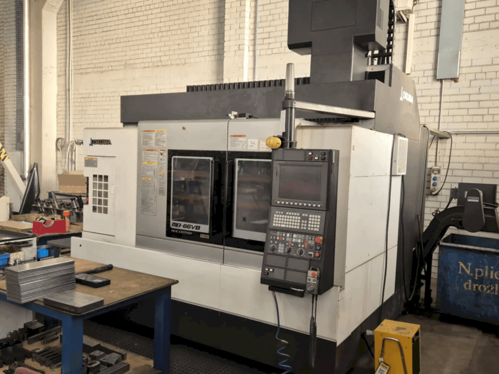 Вид станка Okuma MB-66VB спереди